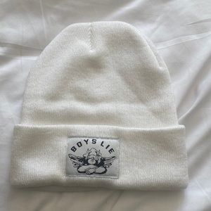 Boys lie hat